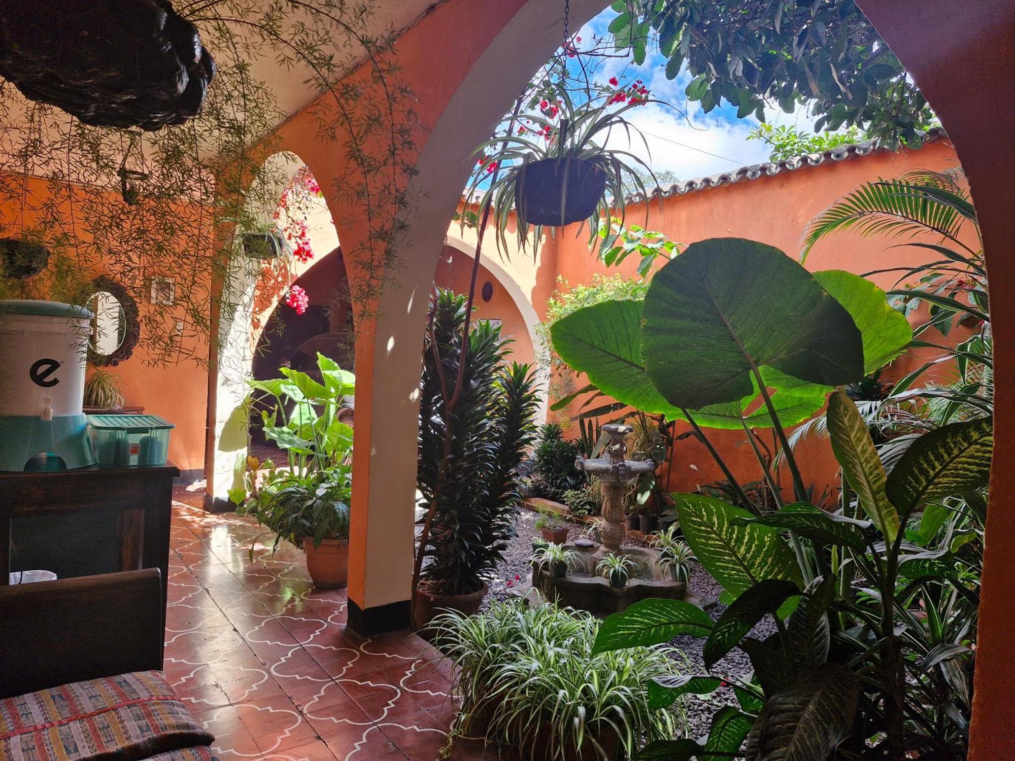 Hospedaje El Viajero Antigua Lli Exterior photo